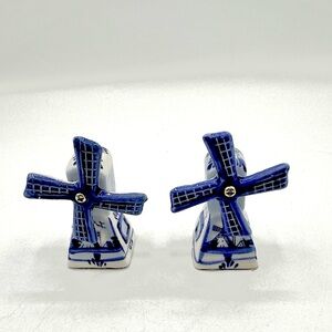 Delft Salt & Pepper Shaker Dutch Windmills. Blades that Rotate.